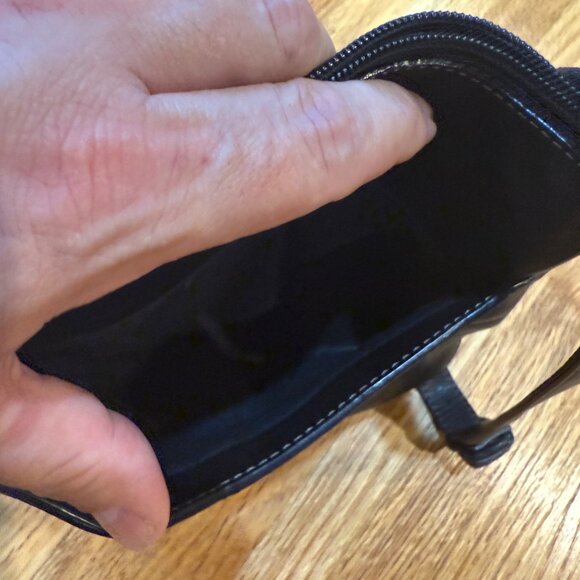 Fossil Black Crossbody Bag Adjustable Strap And Zip Closure - Picture 8 of 10